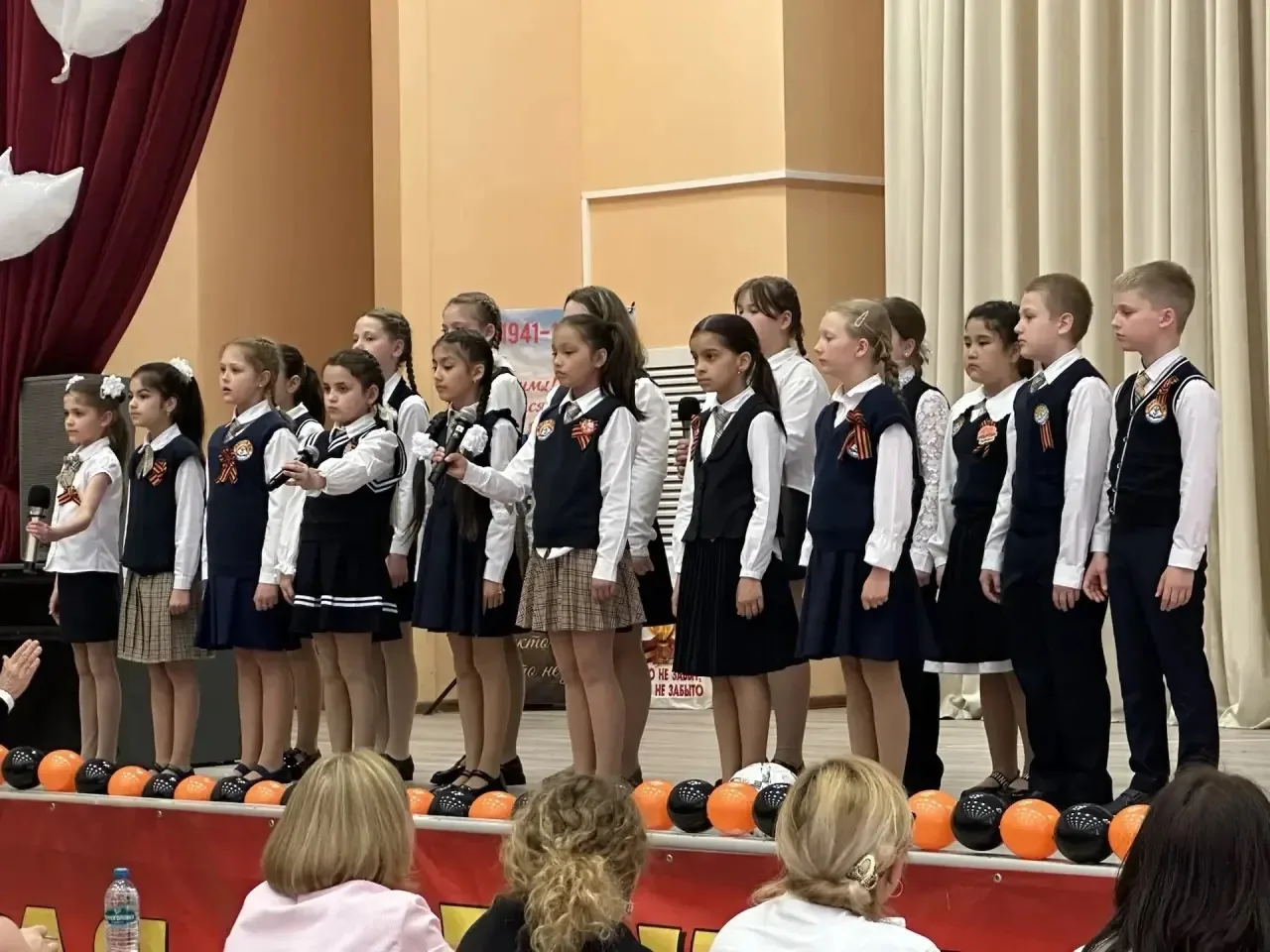 🎉 Мы — победители! 🎉  Состоялся Муниципальный конкурс инсценированной военно-патриотической песни «Э