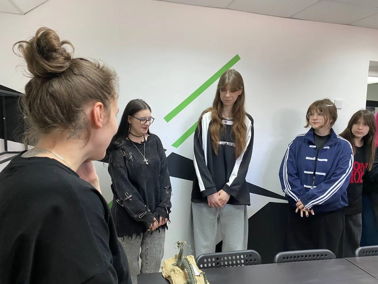 🎨 Вдохновение за гранью: студенты группы 542-2 в антипространстве «Стены»  Вчера группа 542-2 вместе
