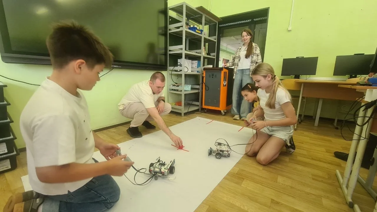 ⚙️Летняя школа: инженерное направление⚙️

📅 С 1 по 19 июня в нескольких учебных зданиях проходит ле
