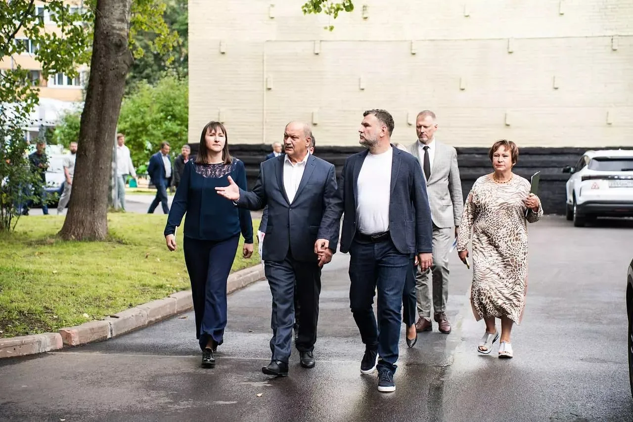 Вице-губернатор Разумишкин вместе с Николаем Бондаренко, главой района Богданом Заставн...