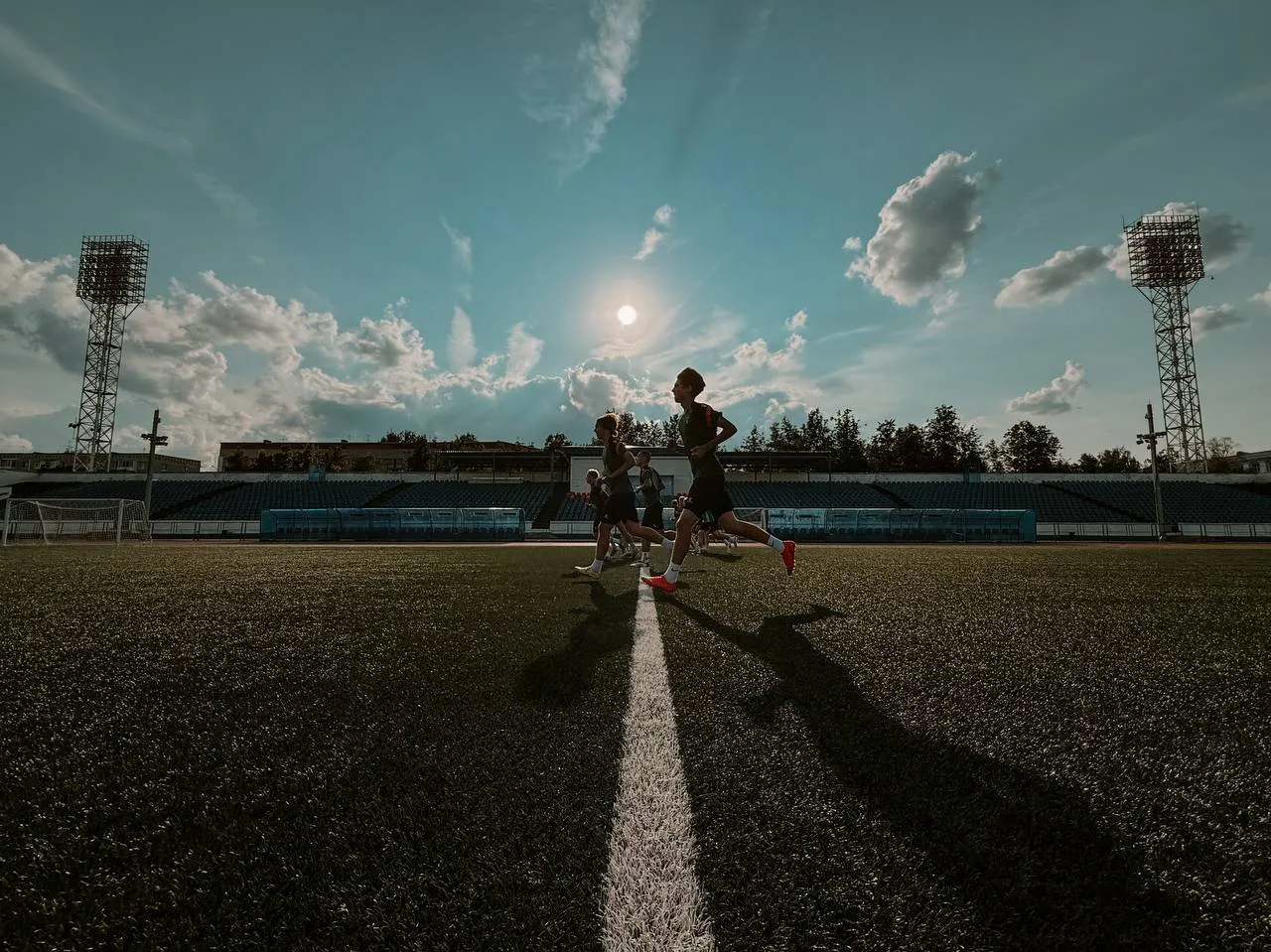 Фотоотчёт с тренировки дзержинского «Химика»🤩

📷: «Химик»