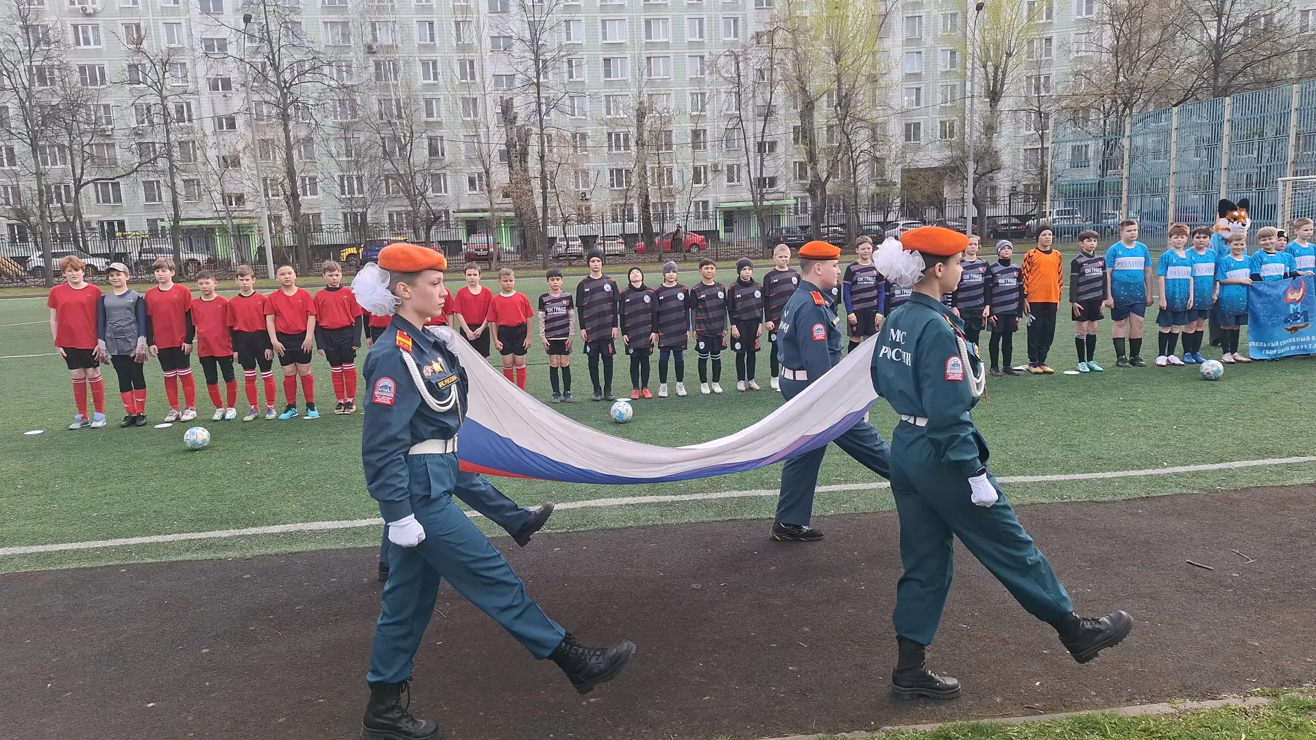 Настоящая команда ⚽  Наша школьная команда приняла участие в соревнованиях по мини-футболу в рамках 