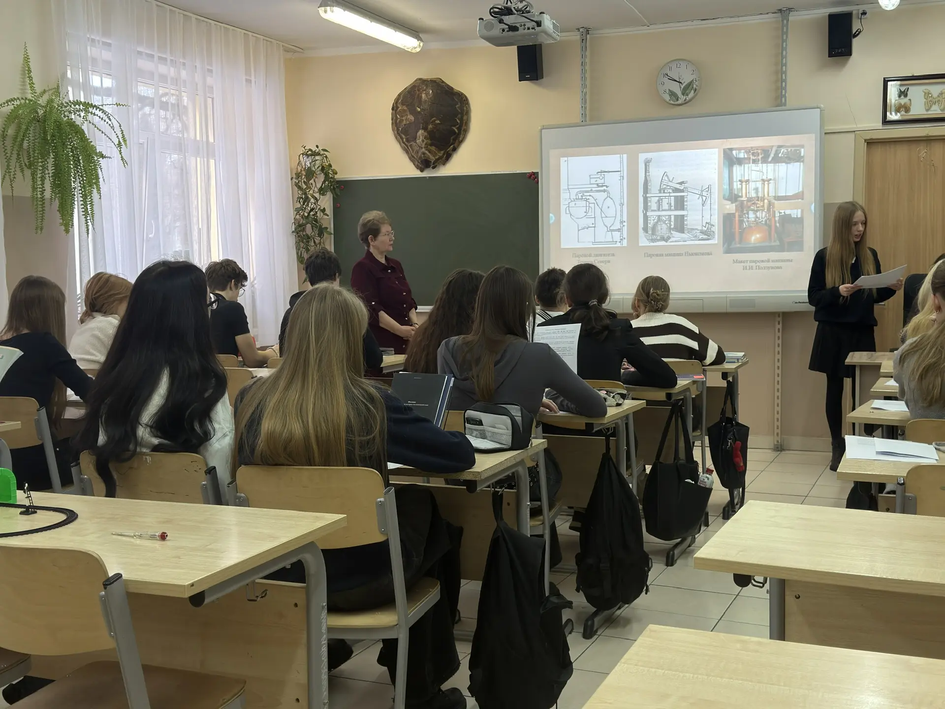 В лицее продолжается серия уроков, посвященных картинам Калининградского филиала Третьяковской госуд