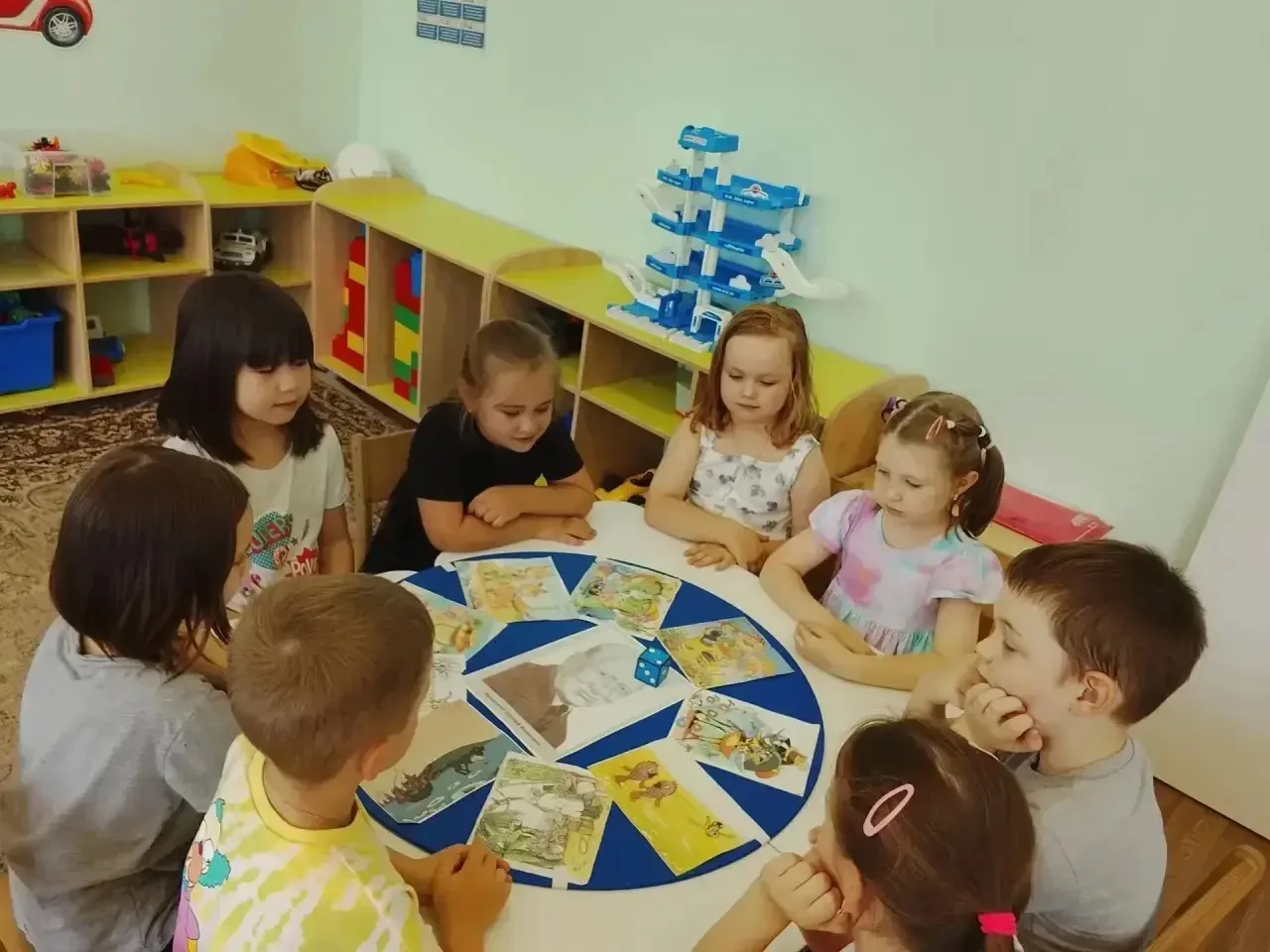 В дошкольном корпусе "Кораблик детства" проведен тематический день, посвященный детской литературе "