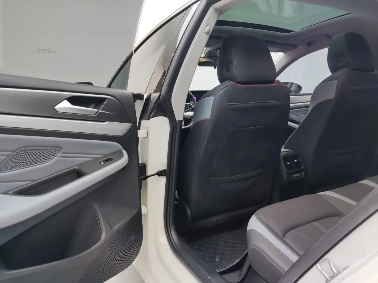🇩🇪Volkswagen Lamando L 280TSI DSG: стильный седан из Китая!  • Дата выпуска: 2022/09 • Двигатель: 1,