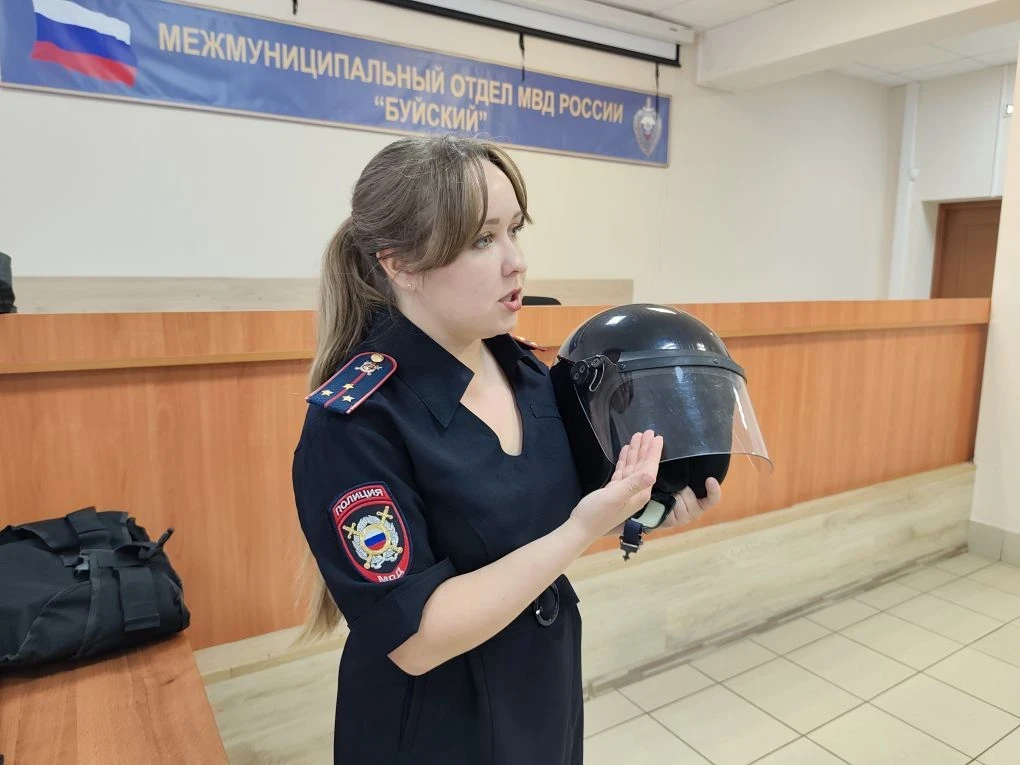 В Буе в канун Дня защиты детей полицейские и общественники наградили призеров регионального этапа ко