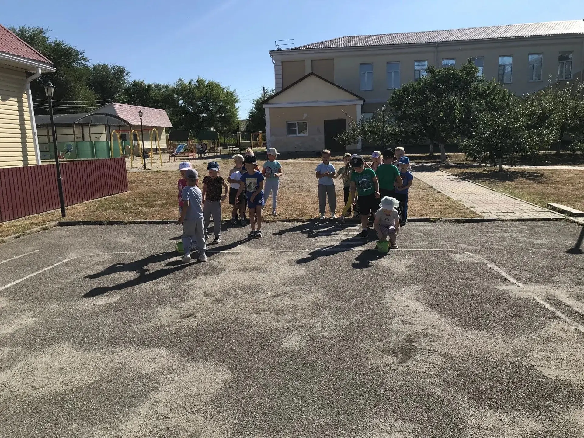 ☀️ Прощай, лето! Красочный квест в нашей разновозрастной группе ☀️Летние дни оставили м...