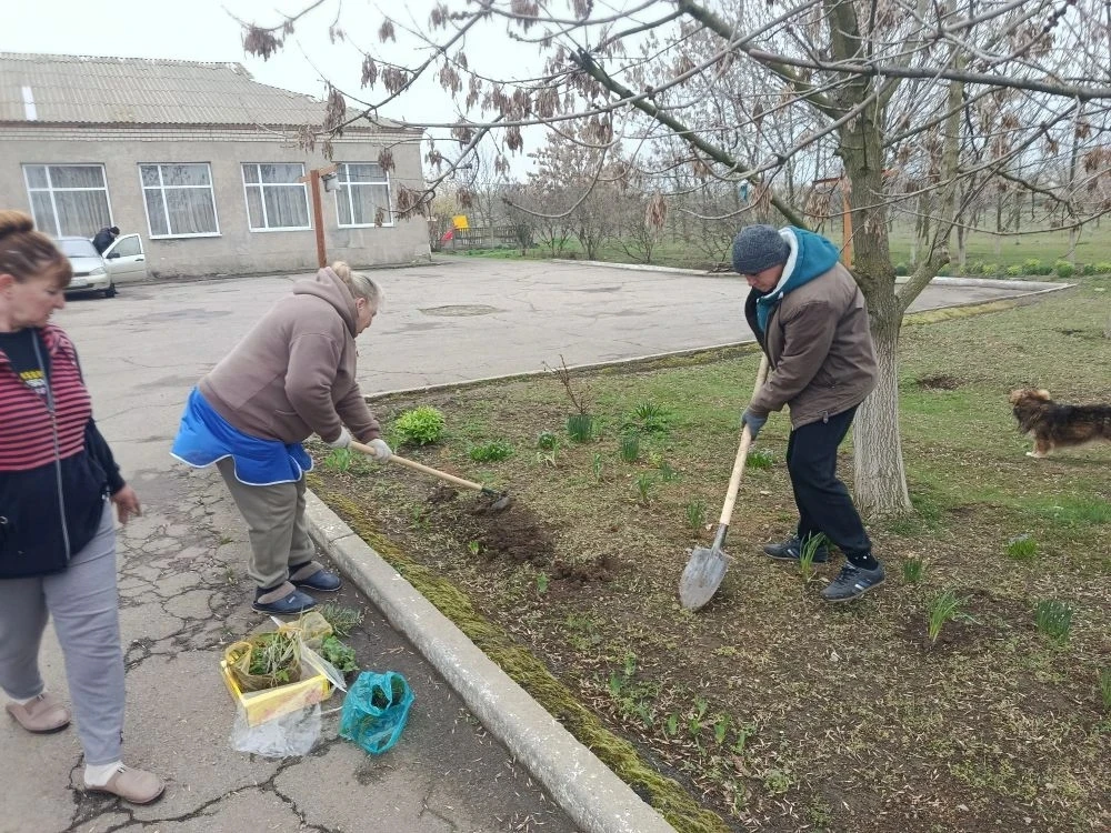 В рамках проведения месячника мероприятий по благоустройству территории дошкольного обр...