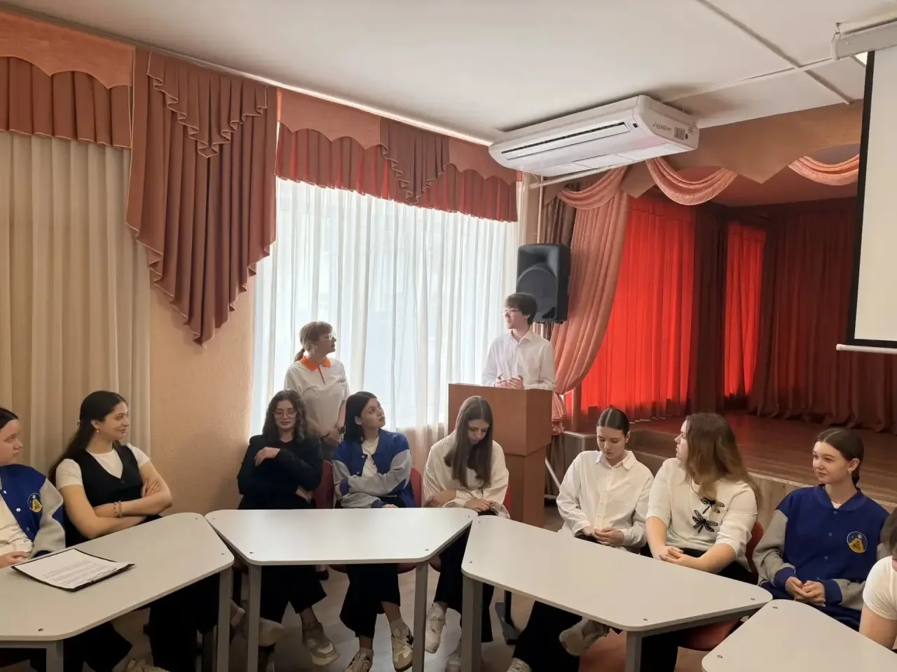 📽️«Что он искал? Совесть.»  🤝Сегодня, для учащихся 10-11 классов МОУ СШ № 101, прошел Круглый стол «