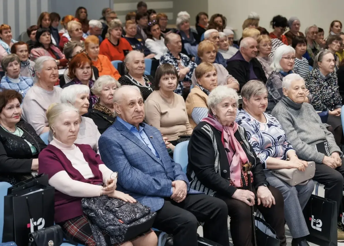 Положите трубку! Как учат пенсионеров защищаться от мошенников  На площадке Центра детского и юношес