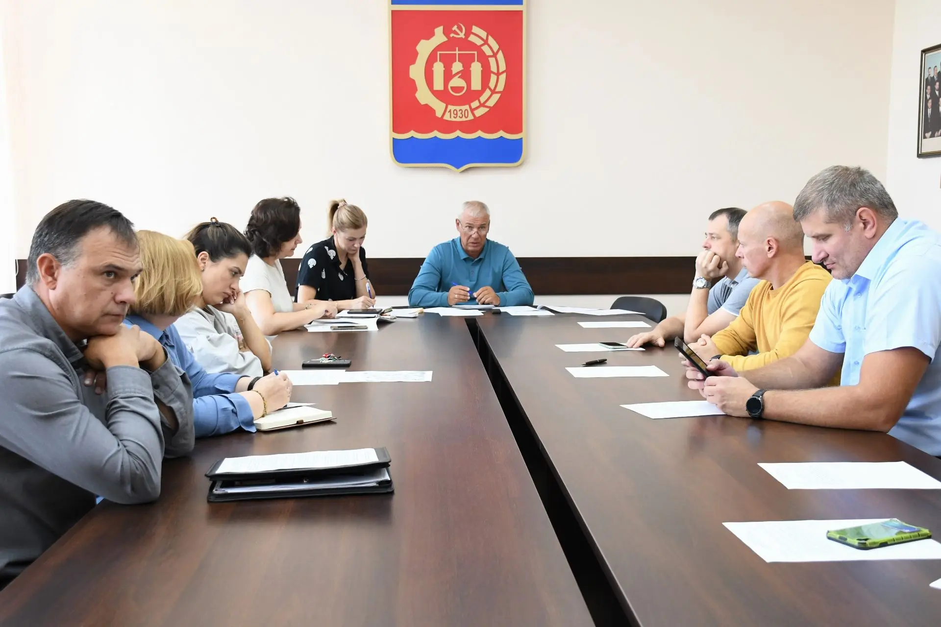 Депутаты комитета по строительству городской Думы Дзержинска под председательством Юрия...
