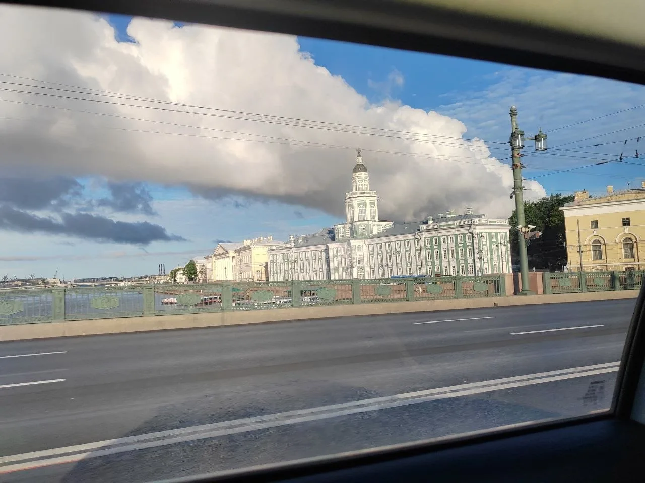 А вот красивое из вчера. Stratocumulus volutus вернулось, но не в ШО (где мы его наблюд...