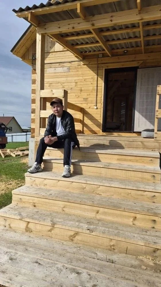 🏠 Ветеран СВО обустраивает гостевой дом на берегу Байкала
 
Алексей Тарбажеев принимал участие в СВ