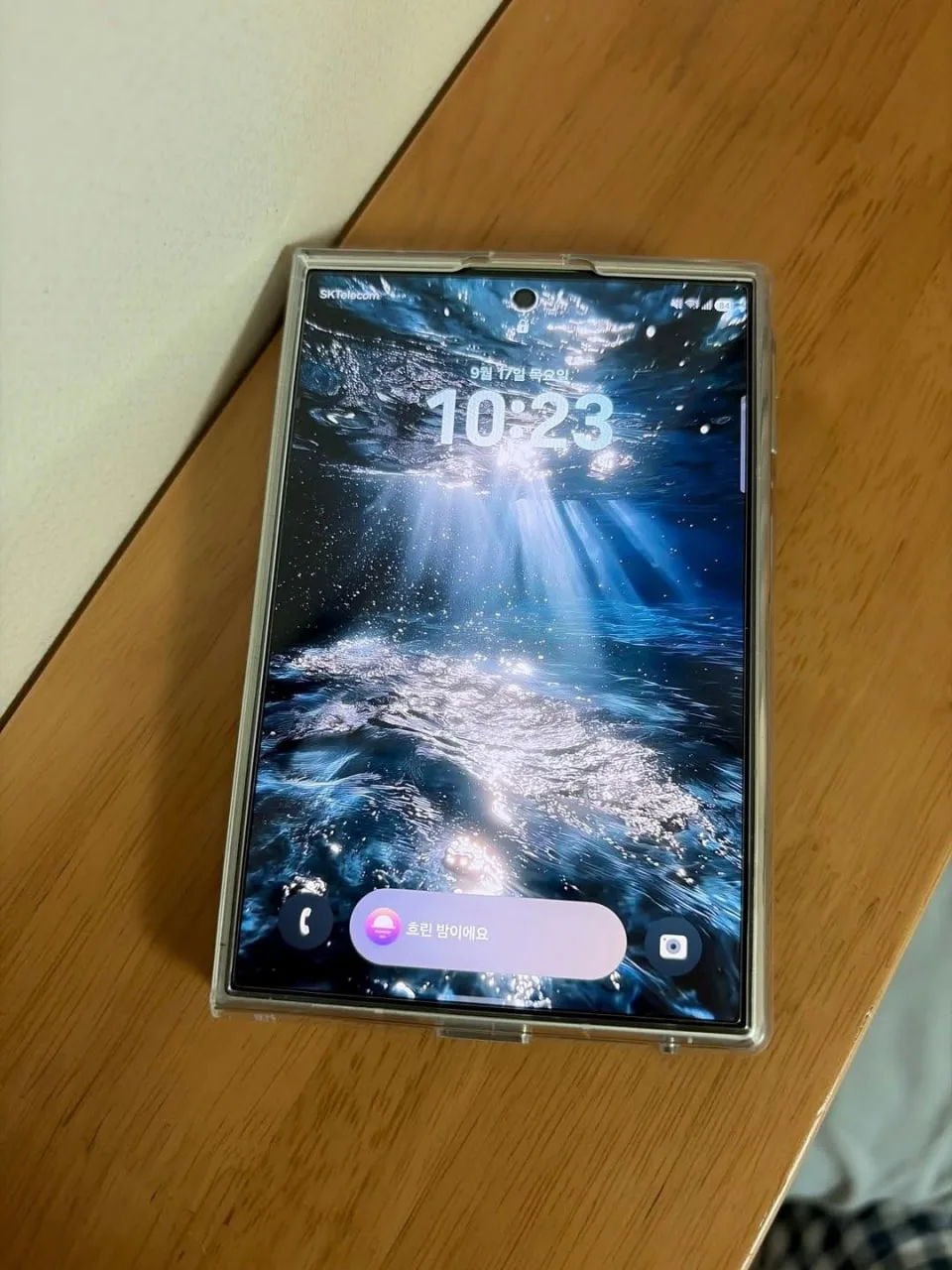 Samsung Fold 8 оказался крепче своего владельца