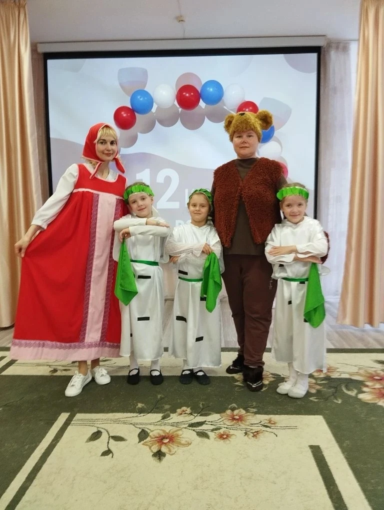 И ещё немного фото с сегодняшних мероприятий, ловите! 
С наступающим праздником! 
С днем России! 
#Р
