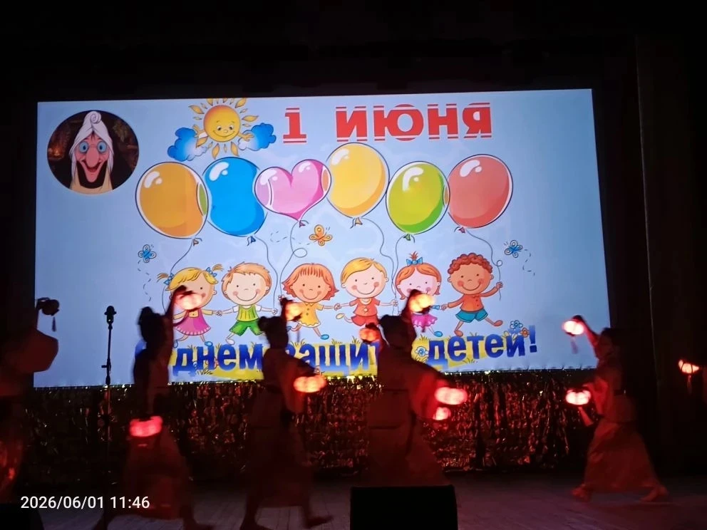 🎉 1 июня ансамбль «Виктория» принял участие в театрализованном концерте «Как дети сказочных героев 