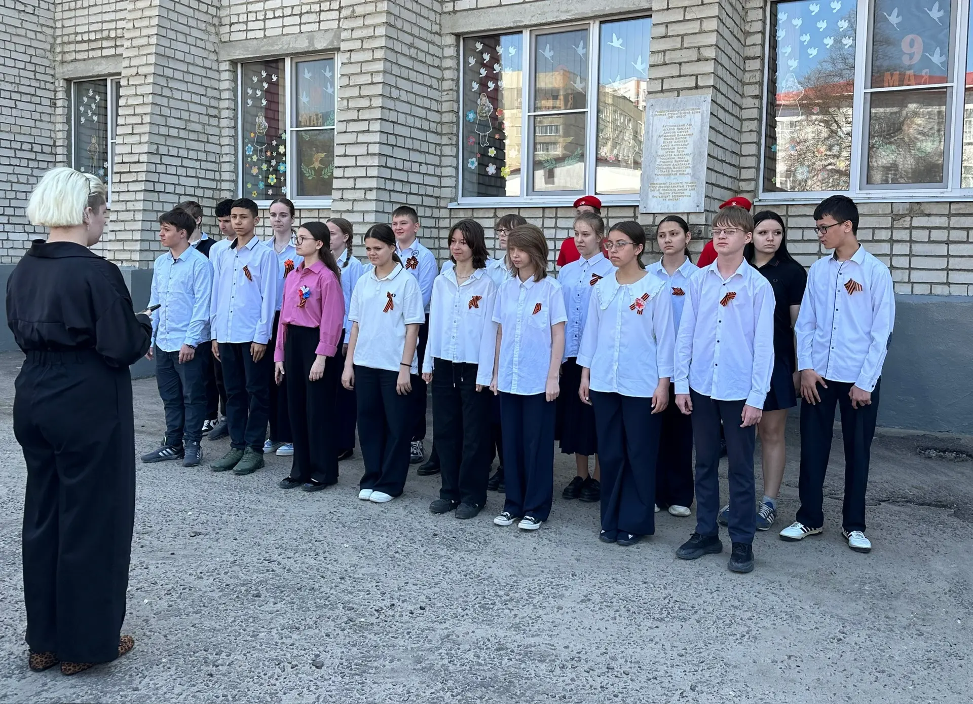 ✨Память, которую храним: школьники почтили память героев Великой Отечественной войны🪖  ✨В нашей школ