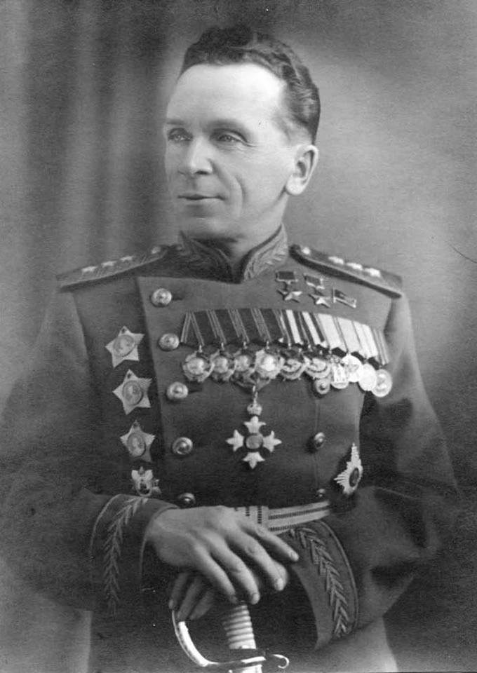 1 июня 1897 года родился прославленный советский военачальник, Дважды Герой Советского ...