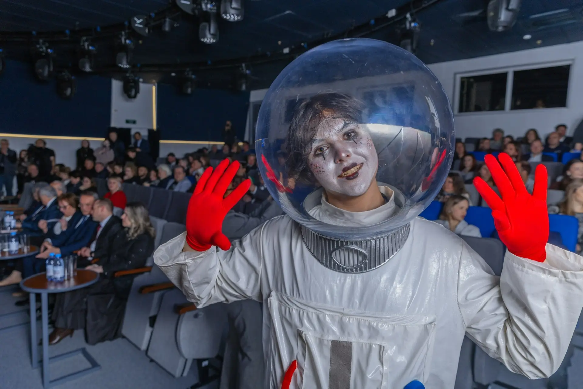 🚀 В Калуге прошла церемония открытия кинофестиваля «Циолковский»    Ведущими стали заслуженный деяте