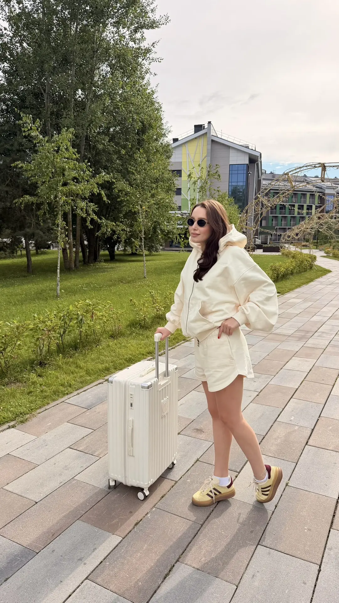 — как должно начинаться утро, чтобы меня ничего не бесило: 

📍Доброград
 Уехали сменить обстановку 