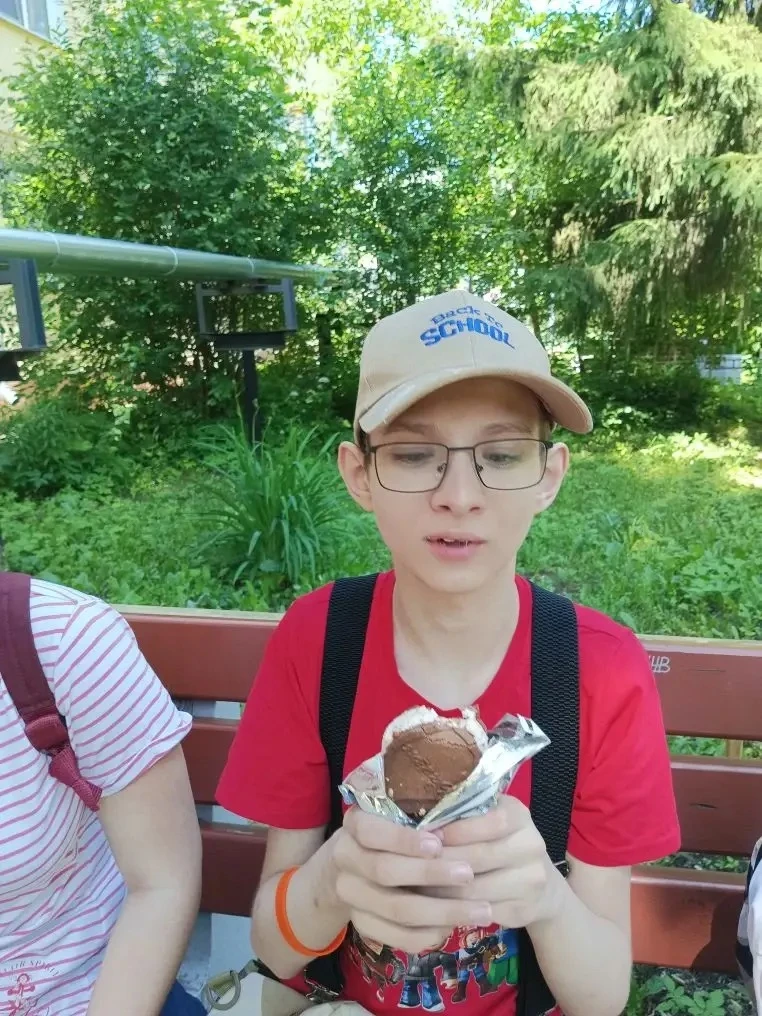 Сегодня ребята из отряда "Лучики" посетили парк "Швейцария". 🌳🌲🐿🌞Ребята катались на качелях, тар