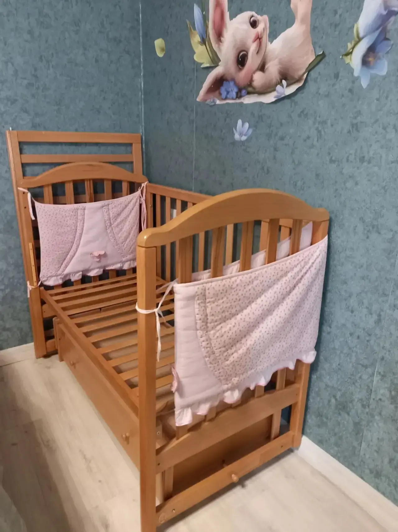 Продам детскую кроватку с матрасом 120х60.