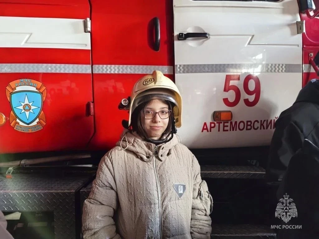 Познавательная экскурсия в пожарно-спасательную часть  🚒🔥Для шестиклассников школы № 3 города Артёмо