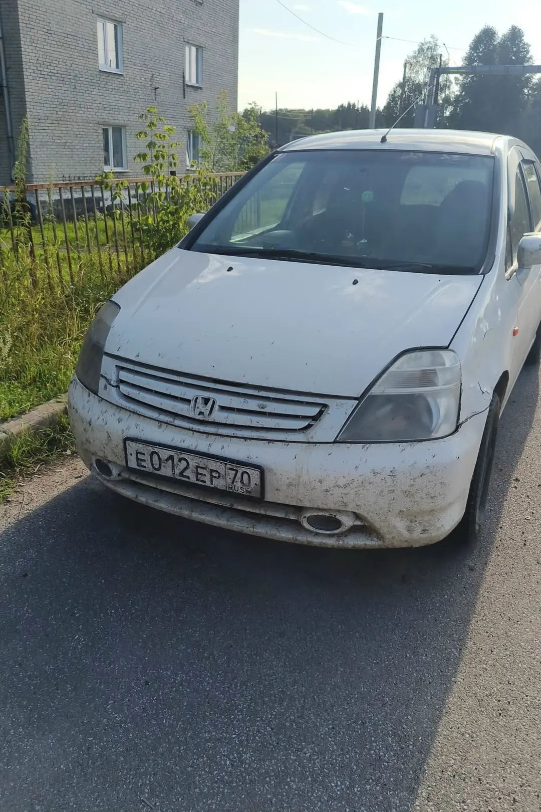 Продам Хонду Стрим 2002г 1.7л Собственник владею 2 года 7ми местка , подвеска вся новая , заменен гр