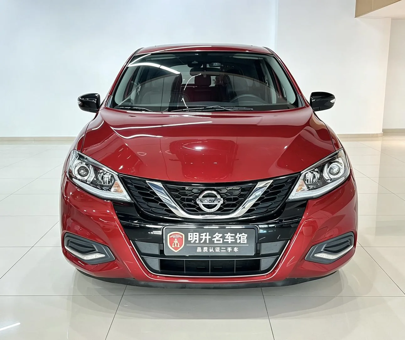 � Nissan Tiida