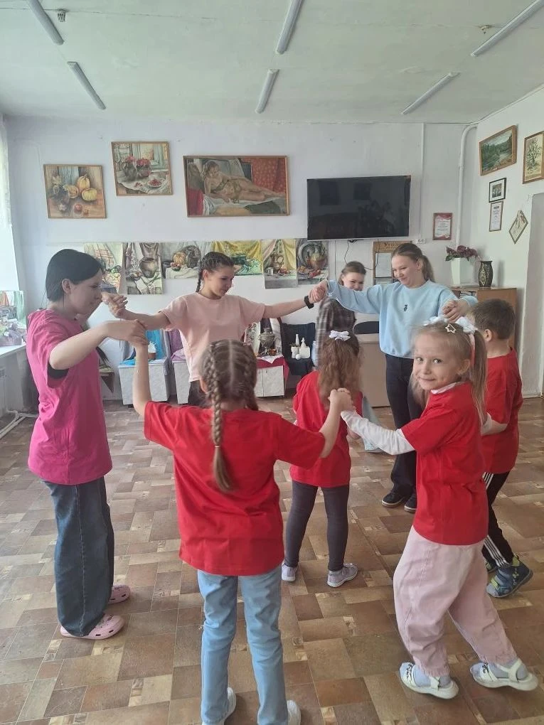 🎨 Юные художники покорили жюри : в Бугурусланском педколледже прошёл фестиваль знакомства с професси