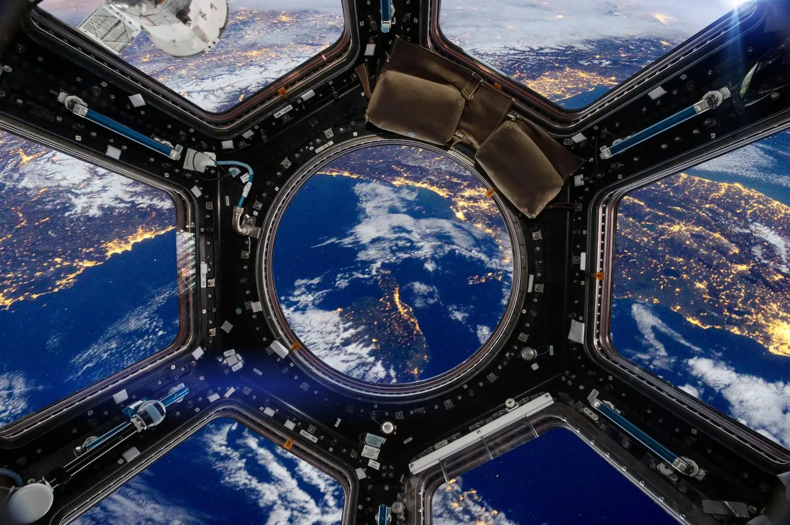 🛰 В Сибири создают спутник для испытания «зеленого» двигателя