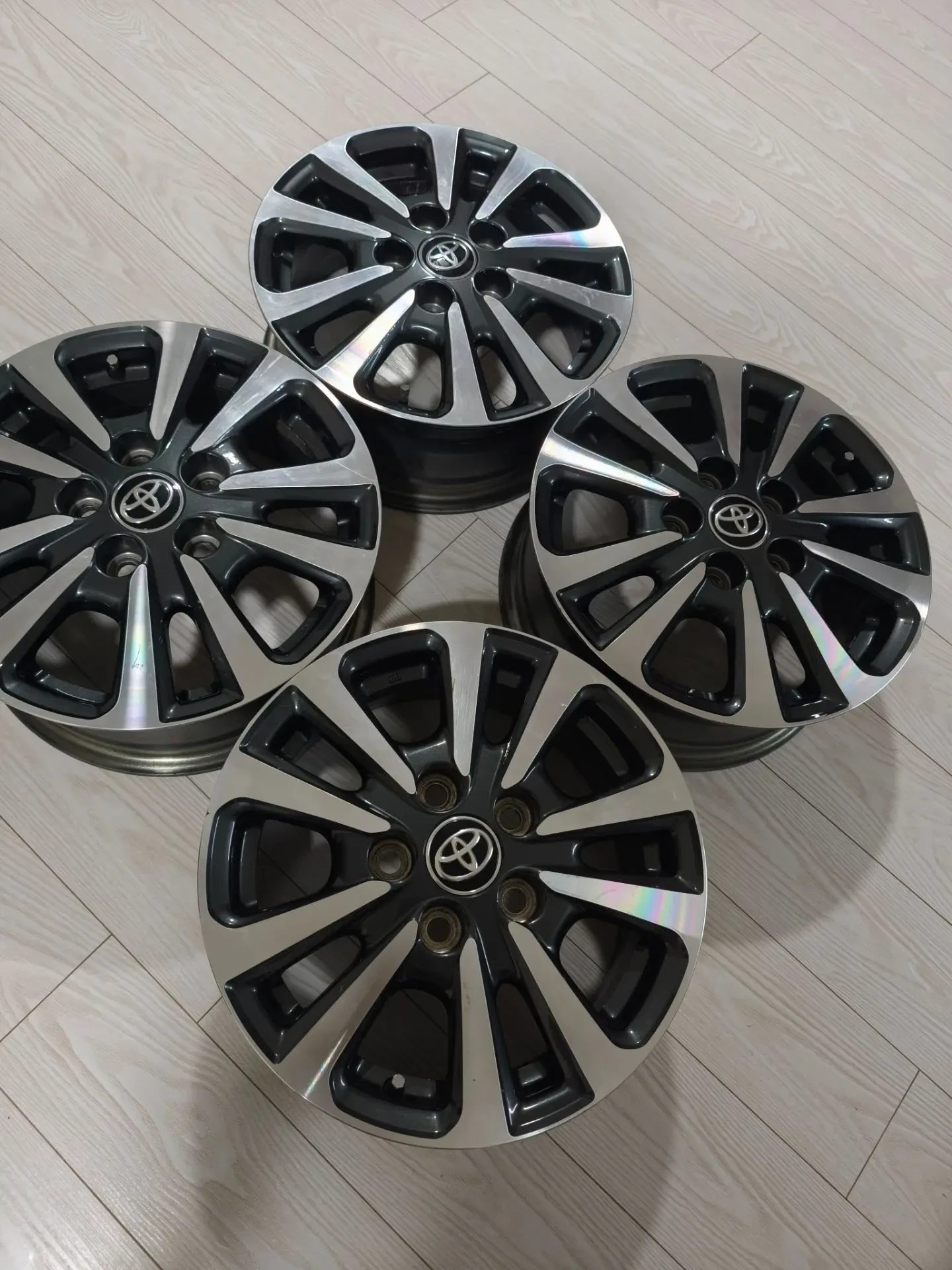 Продаю диски Тойота Королла R15 5/114.3 ЕТ50 ЦО 60.1. Подходит Тойота Камри Королла, Vo...