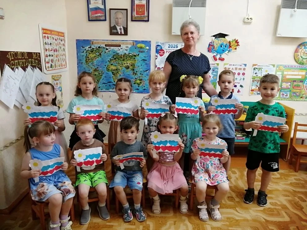 Оторваться от игры непросто, но когда зовет творчество и праздник... 😉 

Сегодня на столе вместо ма