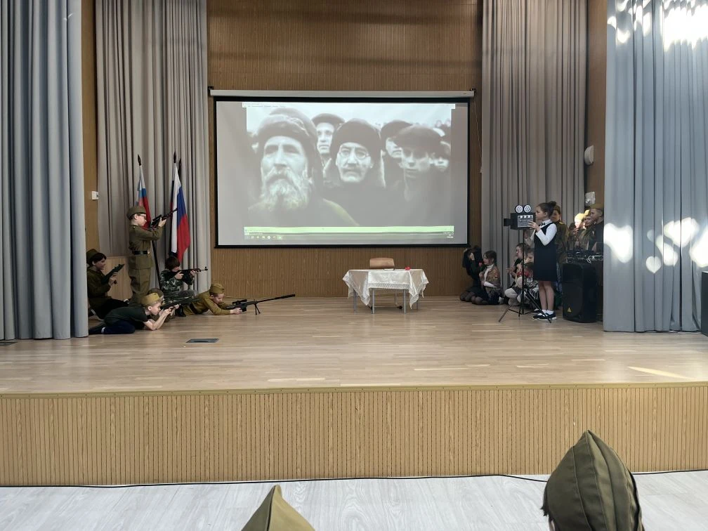 🎗️ Торжественное открытие учебной недели в нашей школе!🎗️  Сегодня старт новой учебной недели дали с