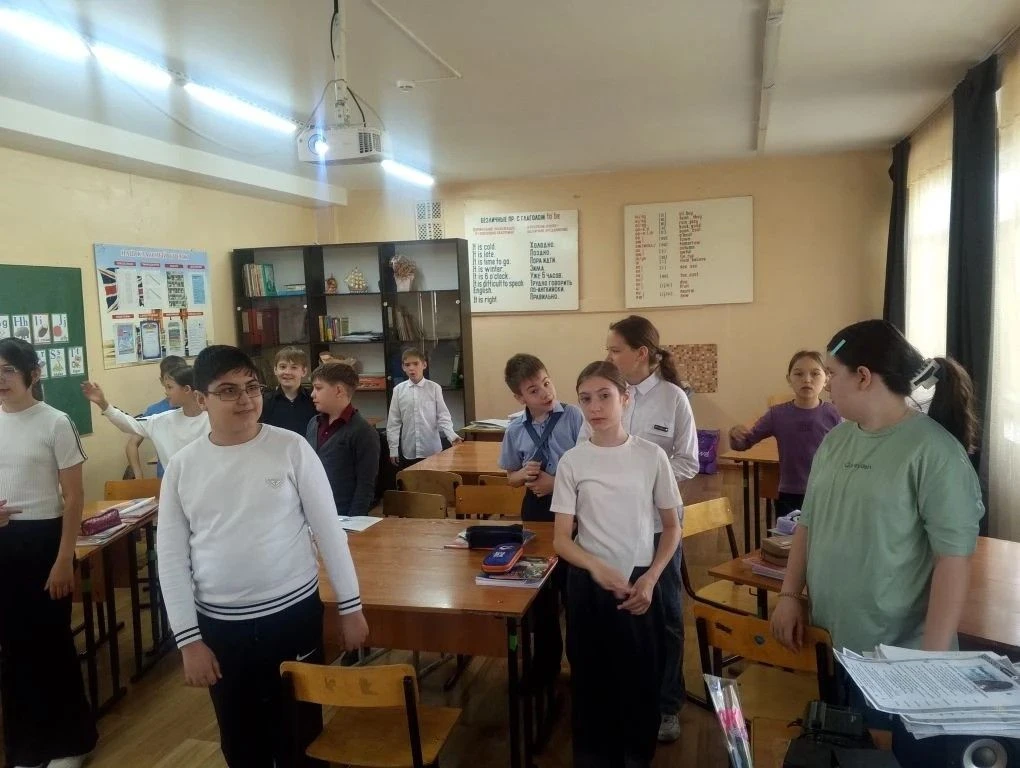 Лето близко — готовимся с умом!  Сегодня у нас в школе прошли необычные тематические уроки на англий