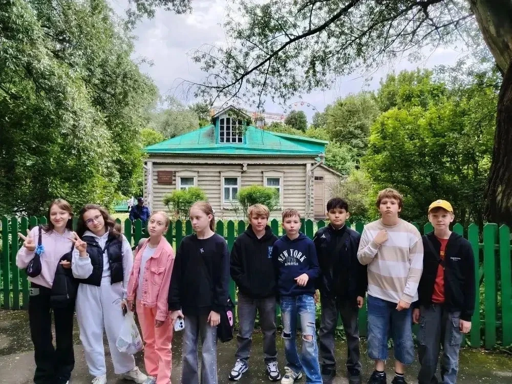 День защиты детей ученики 5 "М" класса нашего лицея отметили походом в музей "Подолье". Ребята позна