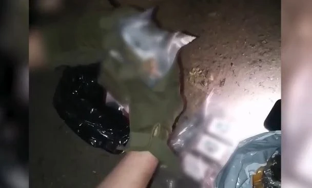 🛑 Читинца задержали с 850 граммами гашиша*

Подозреваемый получил оптовую партию наркотика от интер