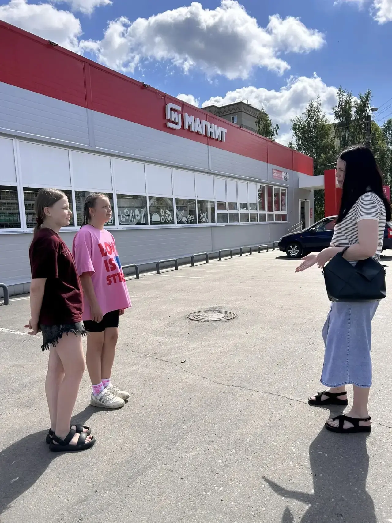 6 июля в рамках рейда торговых точек, реализующих алкогольную продукцию, педагогами МБОУ СОШ 3 были 