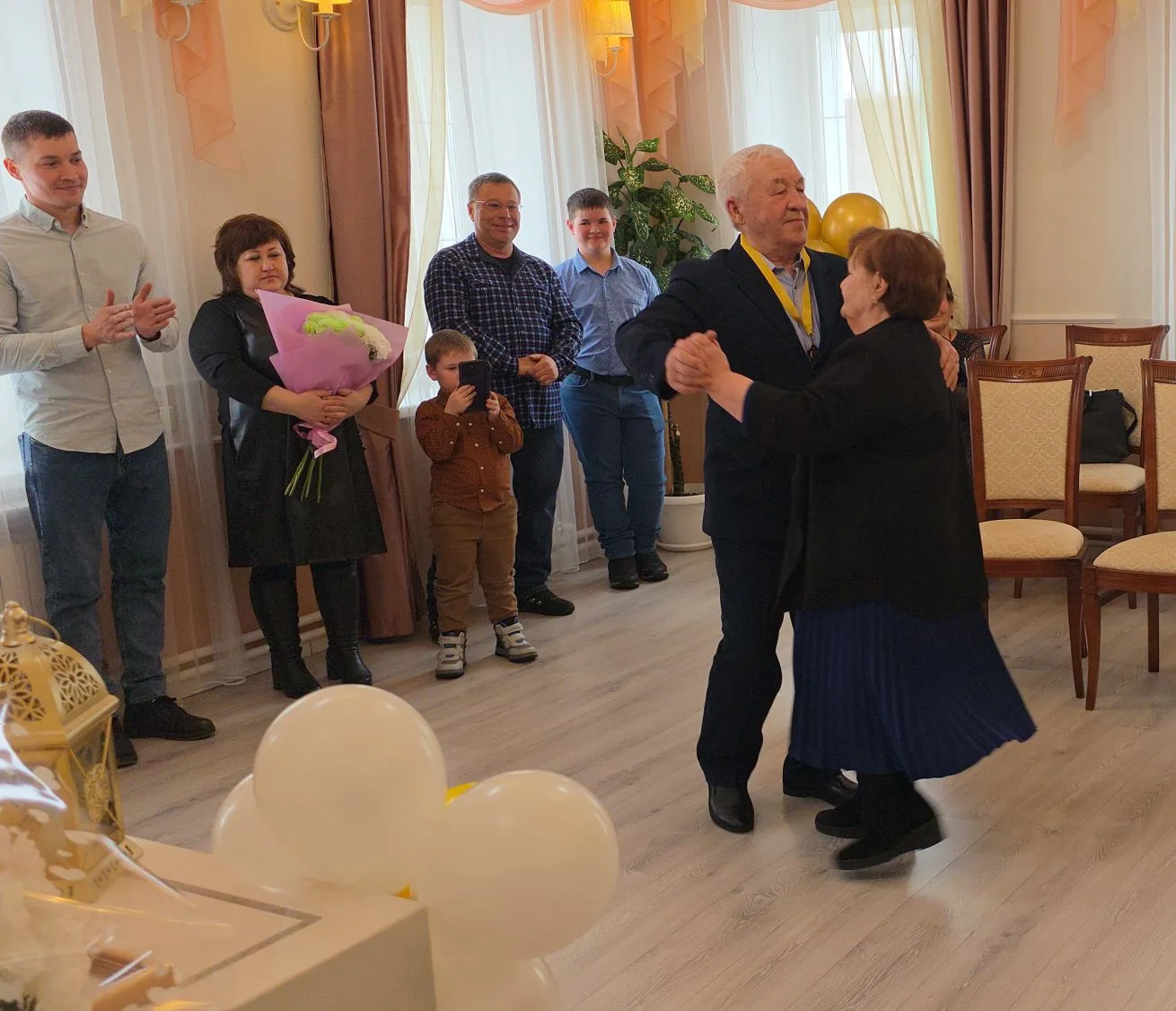 В минувшую пятницу в Качугском отделе службы ЗАГС супруги Сокольниковы из Малой Тарели отметили золо