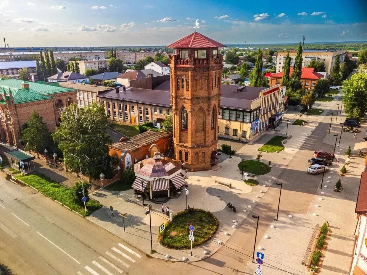 Бузулук приглашает на праздничную программу, посвященную 290-летию

📍12 июня на нескольких площадка