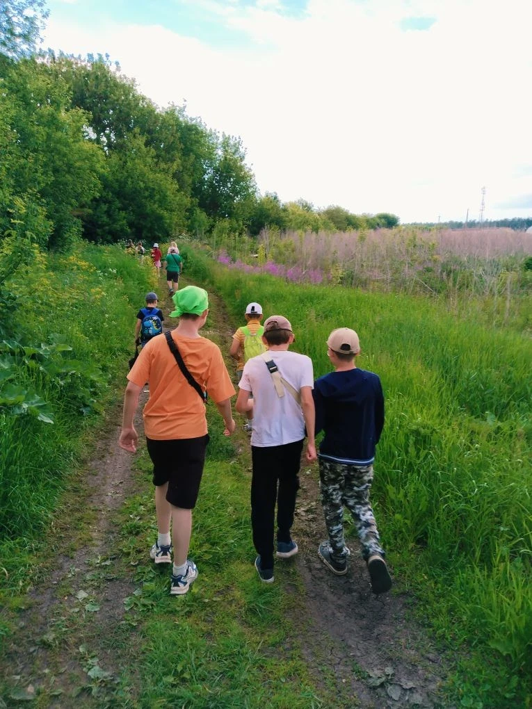 🇷🇺🎒 Любовь к Родине начинается с родного края! Патриотический поход 5 «А» класса 🌲✨