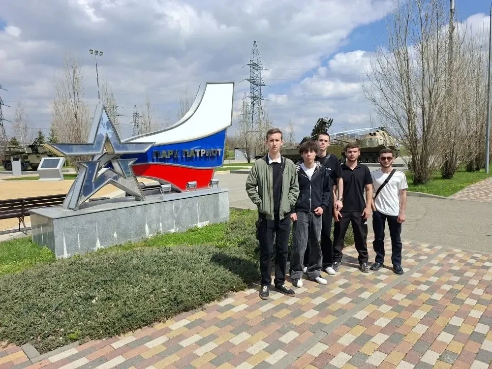 🏛Экскурсия студентов техникума в парк «Патриот»: погружение в историю и мощь отечественной военной т