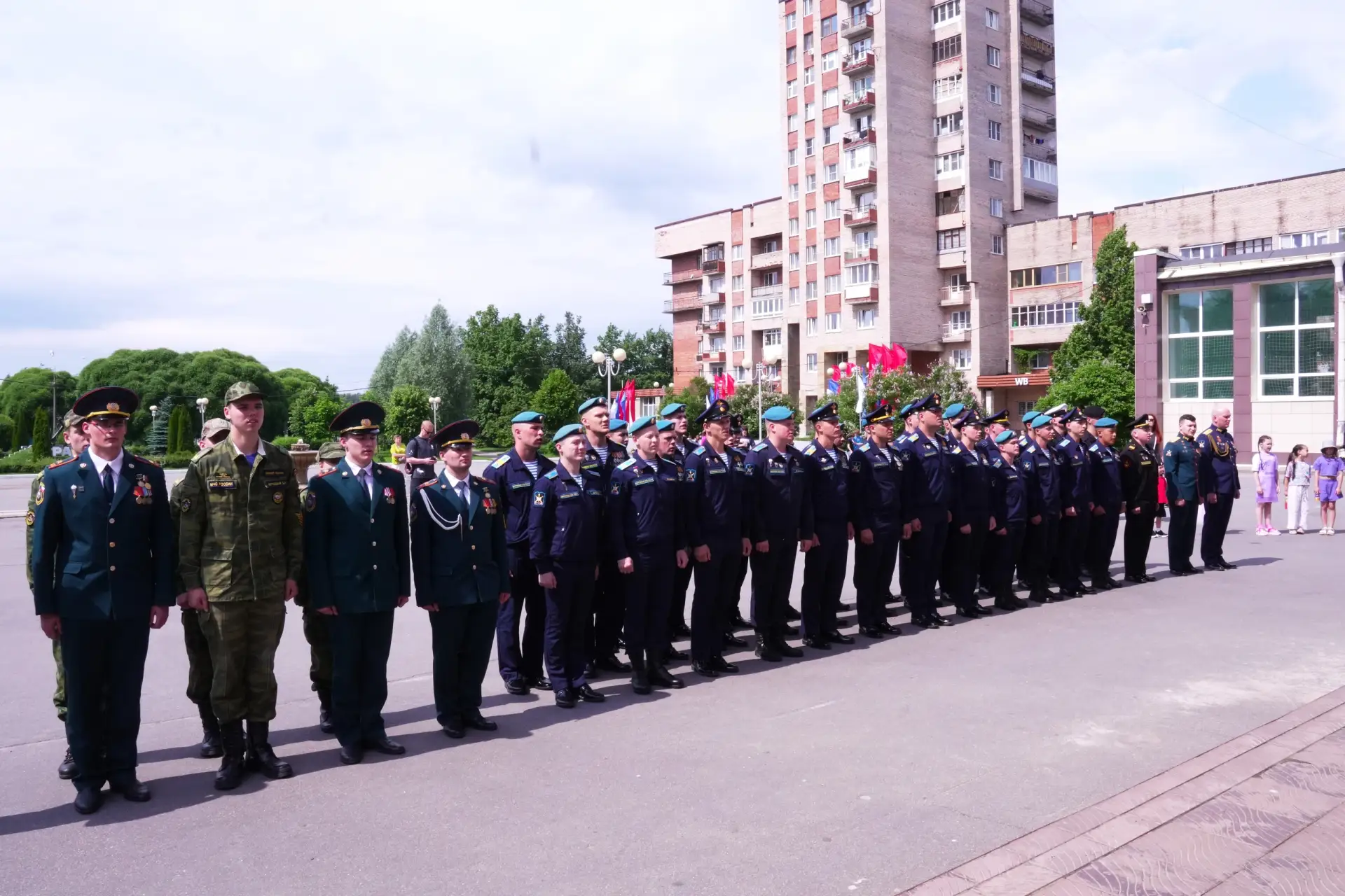 Отрадное на Неве | Никольское | Санкт-Петербург🏡

Праздник единства и гордости 🇷🇺

Сегодня в куль