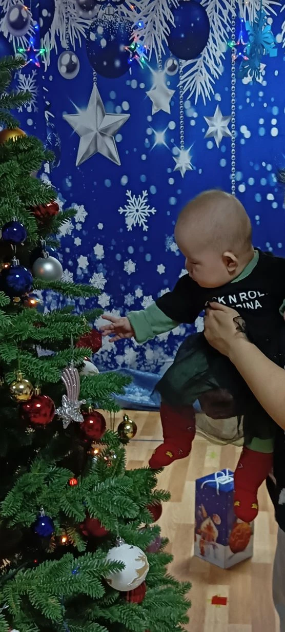 Самые маленькие жители села Самбург, которые даже еще в садик не ходят, встретились на празднике у е
