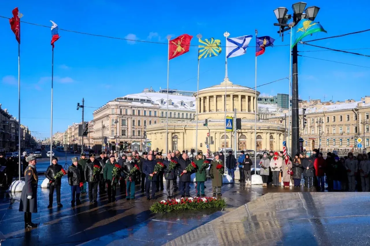В День защитника Отечества председатель Комитета Андрей Голомбиевский присоединился к торжественной 