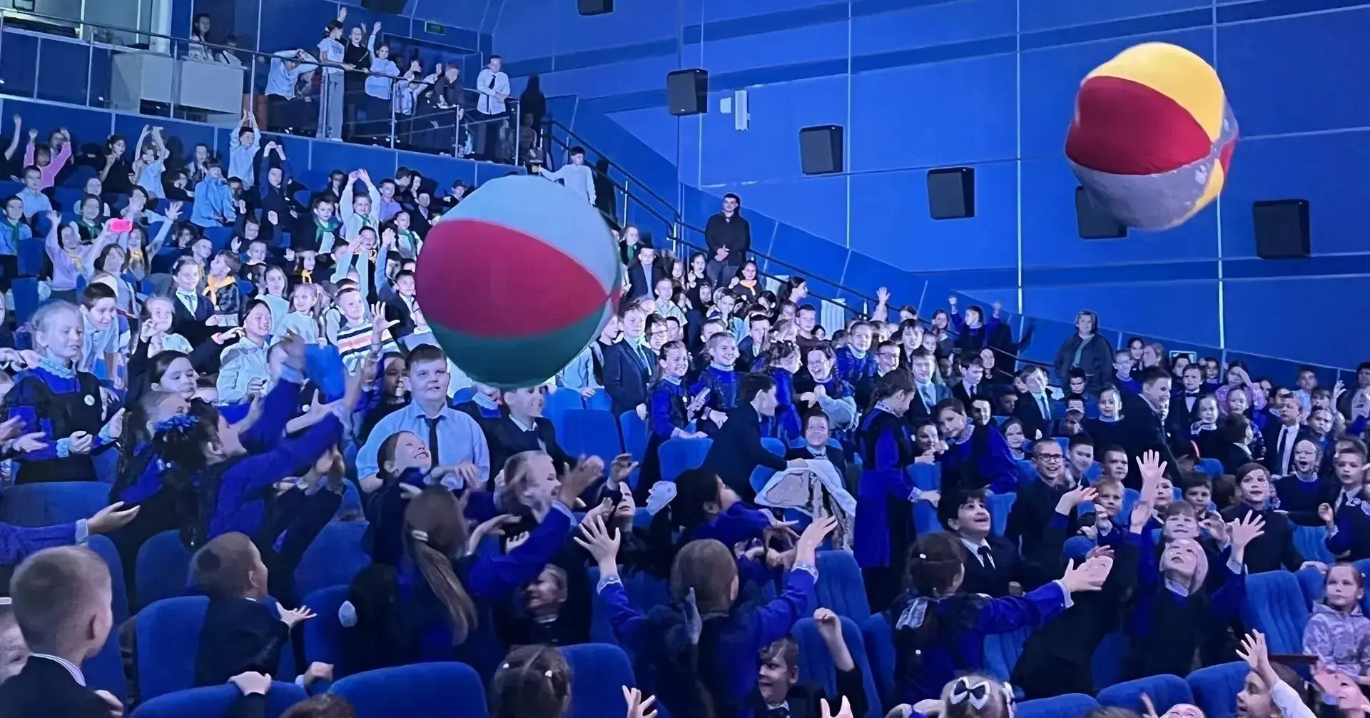 Цирк зажигает огни!