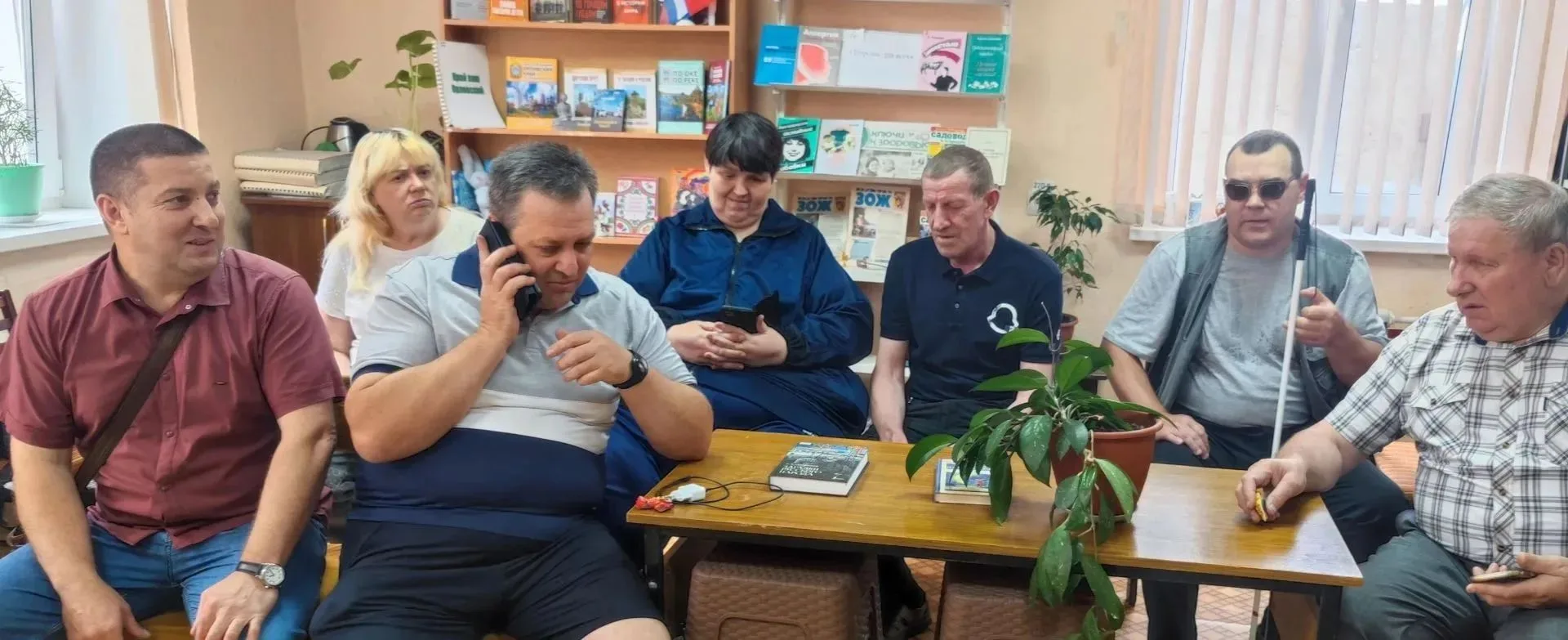 📢 В Ливнах прошёл конкурс «Словом и жестом» для незрячих и слабовидящих пользователей ...