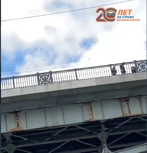 30 сентября спасатели муниципальной аварийно-спасательной службы двумя экипажами (водны...