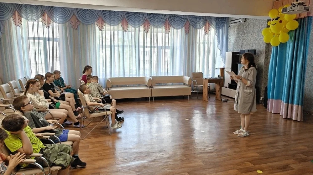 🇷🇺Эти выходные в центре "Родник" проходят под знаком Дня России! 12 июня, воспитатели подготовили 