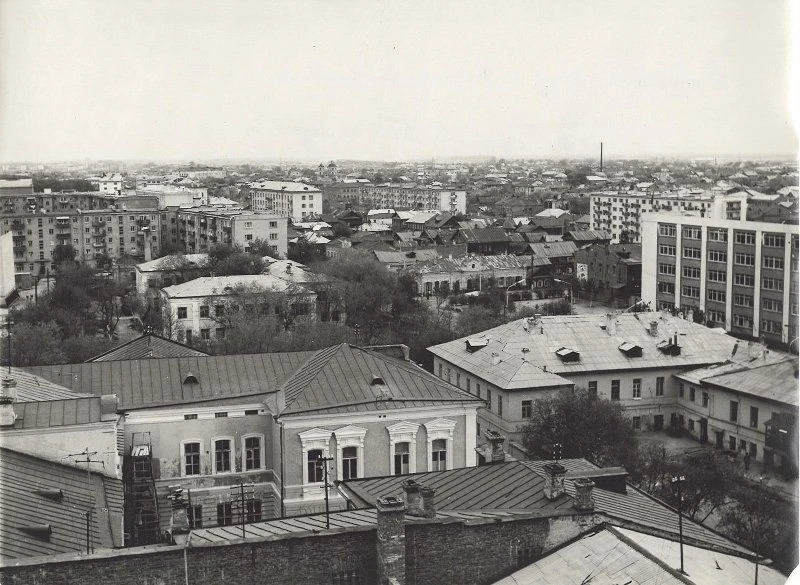 👉Г.А. Поплавский. Фотография. Вид на восток от главпочтамта (1971).

Из коллекции фотографий с изоб